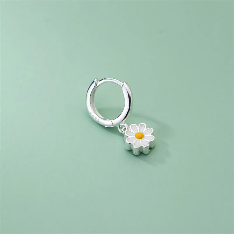 Ins Cute Female Small Daisy Flower Hoop Earrings For Women Vintage Fashion Silver Color Wedding Jewelry Thanksgiving Day's Gifts
