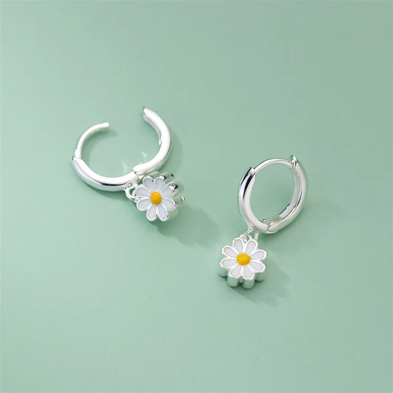 Ins Cute Female Small Daisy Flower Hoop Earrings For Women Vintage Fashion Silver Color Wedding Jewelry Thanksgiving Day's Gifts