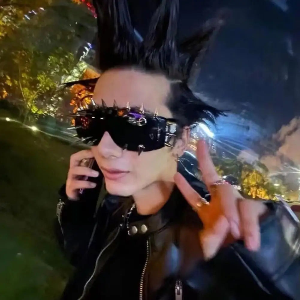 Unisex Eyewear Metal Rivet Party Sunglasses Lightweight Design Cosplay Sun Glasses Shade Eyewear For Men Солнцезащитные Очки